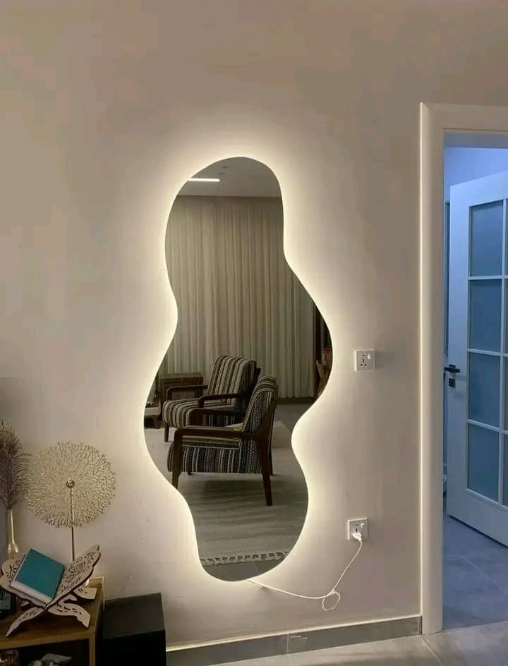 مرايات مضيئة LED - الشرق للألوميتال والسيكوريت